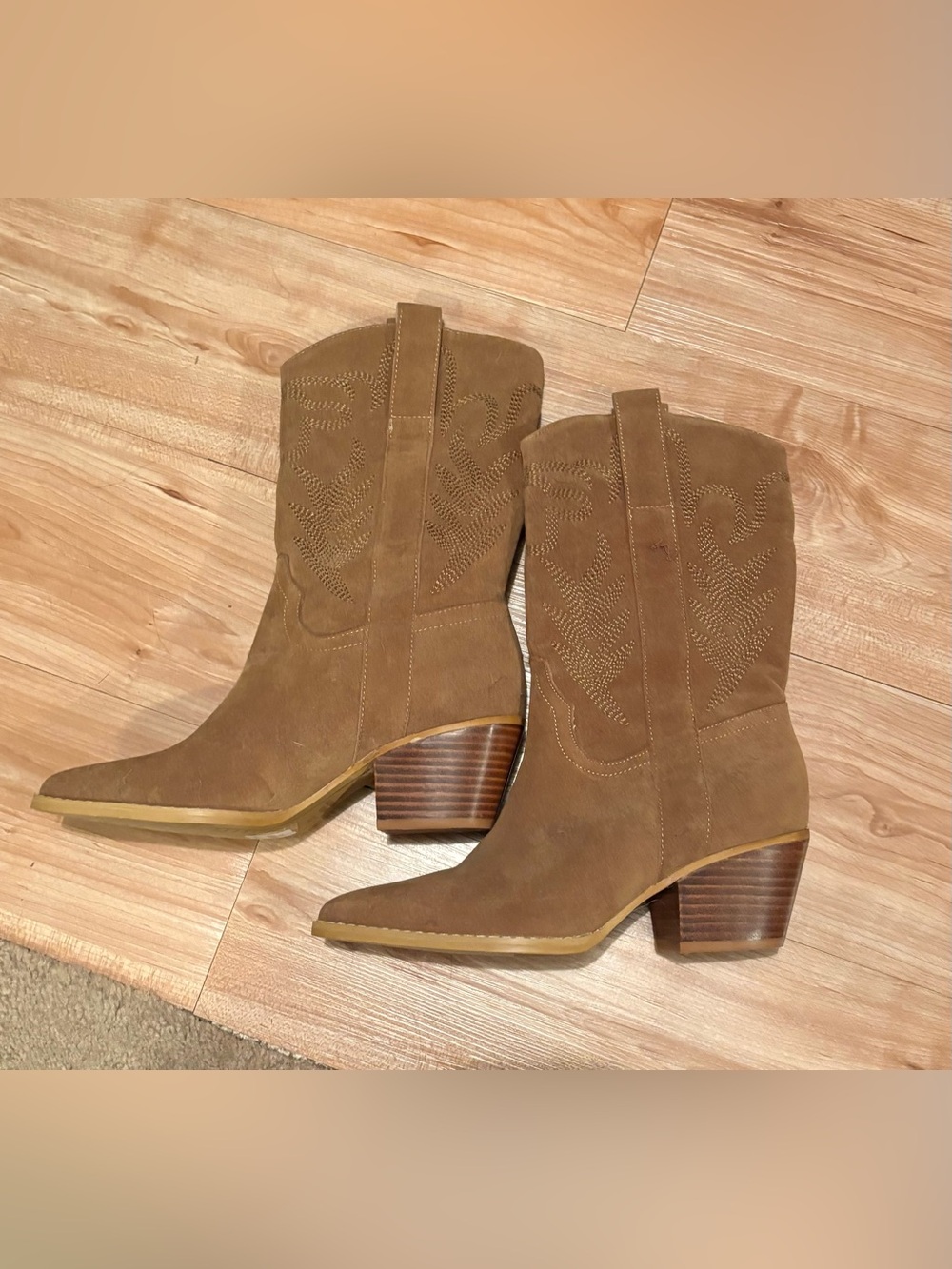 Women's Tan Suede Western Mid-Heel Boots